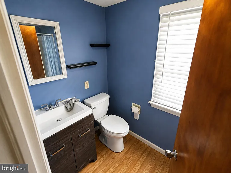 300 Wilson Ave — Photo 13