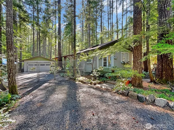 190 N Mount Jupiter Drive, Hoodsport, WA 98548