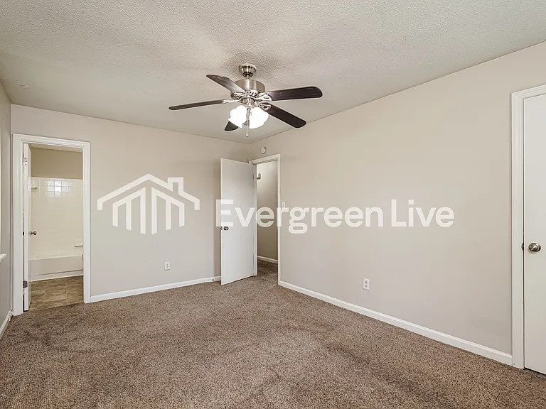 2665 Barclay St — Photo 10