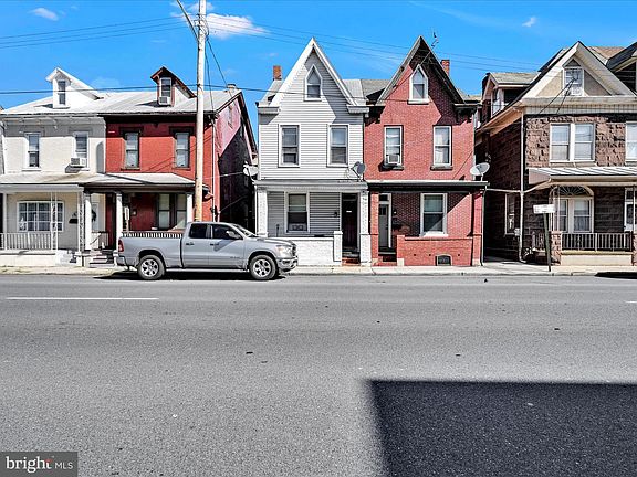 3rd image of 1127 Walnut St
