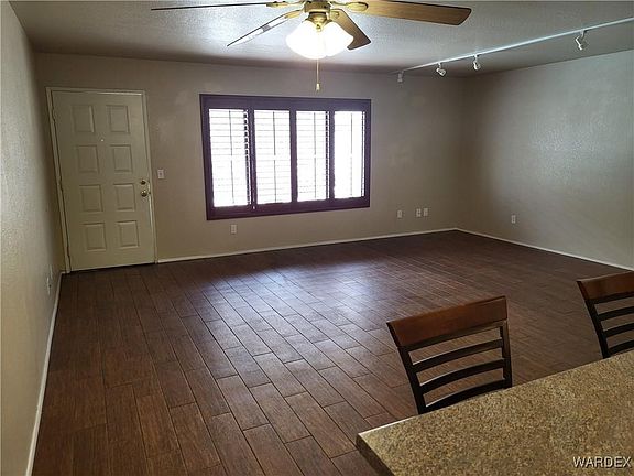 4th image of 454 Riverfront Dr