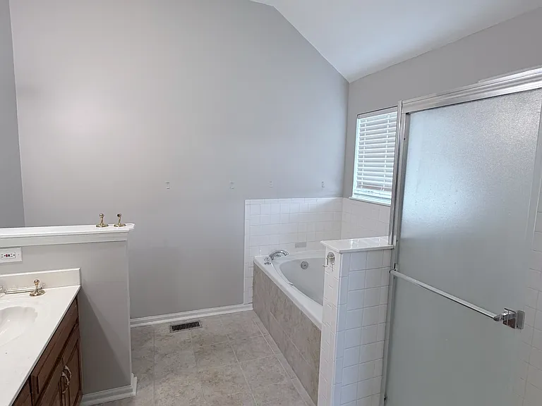 15636 Foster St — Photo 10