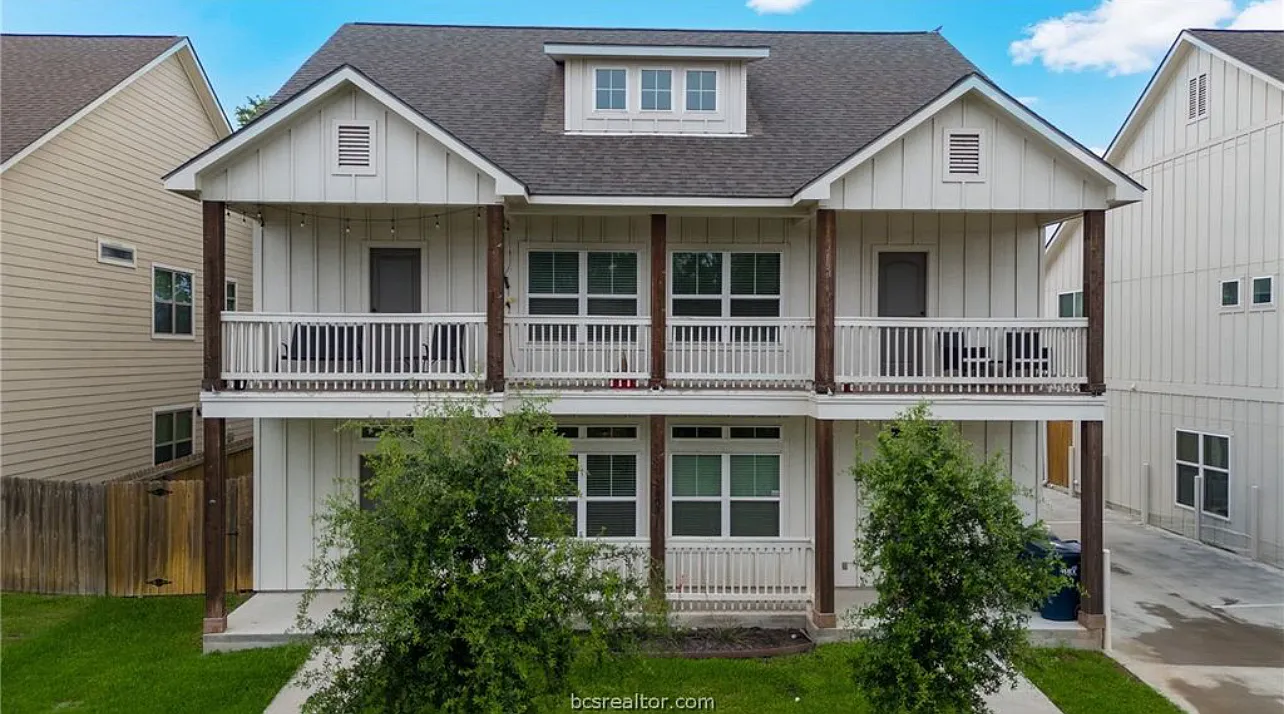 4 bed, 4.5 bath, 1650 sqft, $3,300 — Photo 1