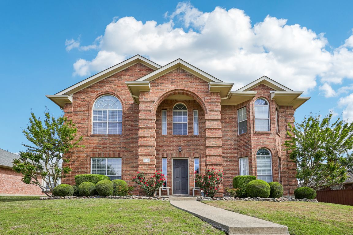 Trailridge Dr-S0804-001.jpg