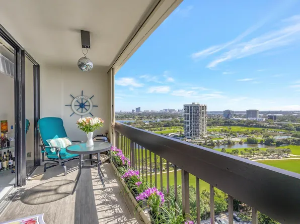 2000 Presidential Way #Ph5, West Palm Beach, FL 33401