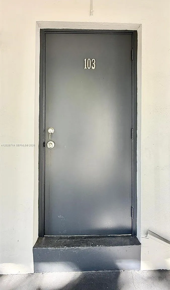 North Hollywood — Photo 4