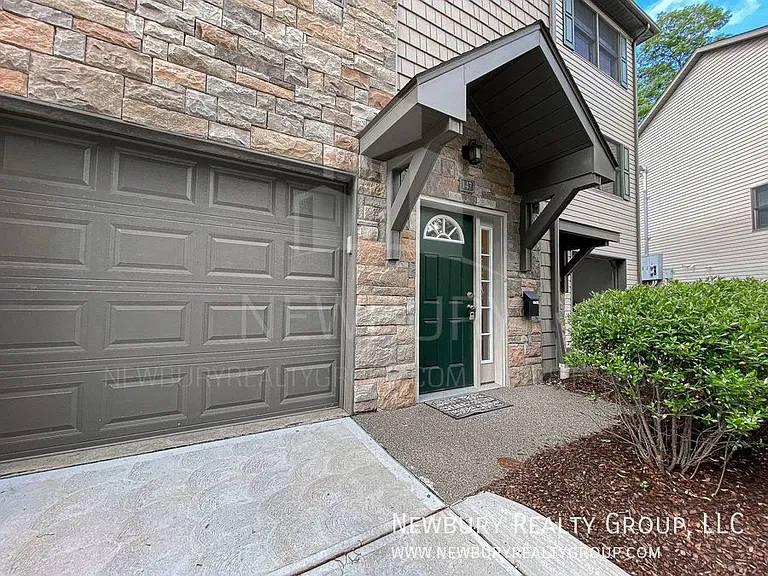 147 Banksville Pl — Photo 2