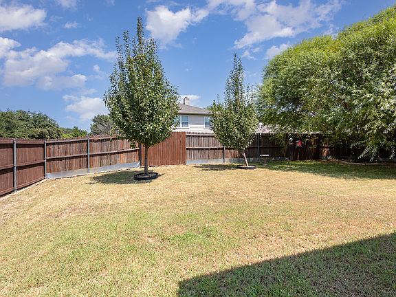 3rd image of 6916 Whitestone Dr