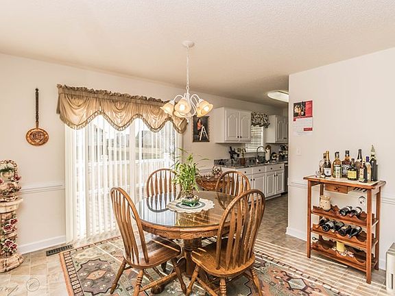 2nd image of 307 Spoonbill Dr