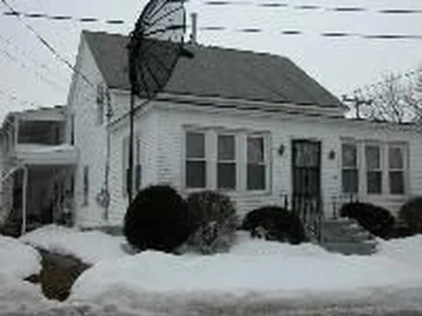 90 William St, Mechanicville, NY 12118