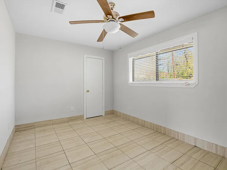 501 Ladd St — Photo 18