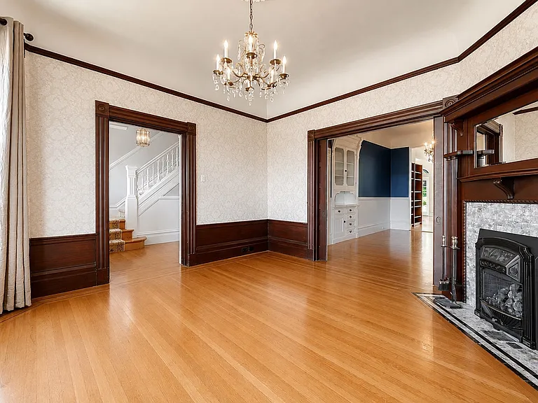 Parlor & Gas Fireplace