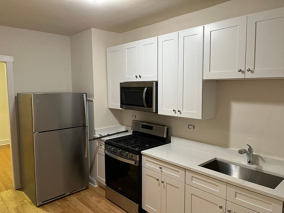 1st image of 3818 W Lawrence Ave #2