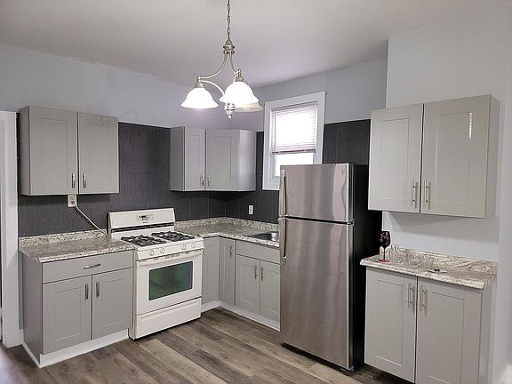 5th image of 230 Duncan Ave #B