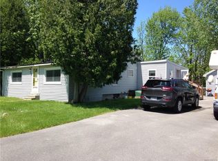 8097 Simms Rd, Lockport, NY 14094