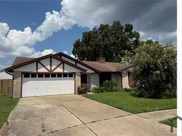515 Tresvant Dr, Webster, TX 77598
