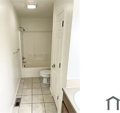 3185 W Nevada Pl — Photo 8