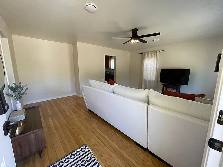 51 N Court Rd — Photo 13