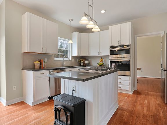 3rd image of 17740 Davidson Dr