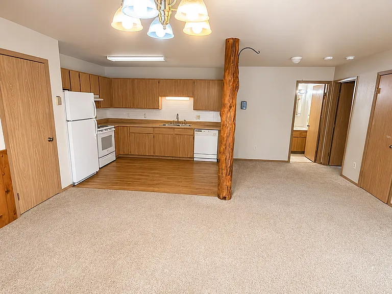 Lakefront Apartments for Rent in North Pole, AK | Beaver Lake Apartments — Photo 15