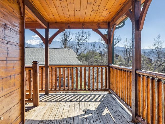 3rd image of 872 Great Smoky Way