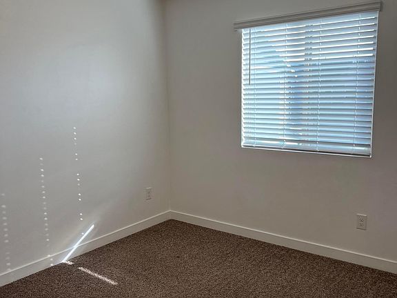 4th image of 232 E Hummingbird Ct