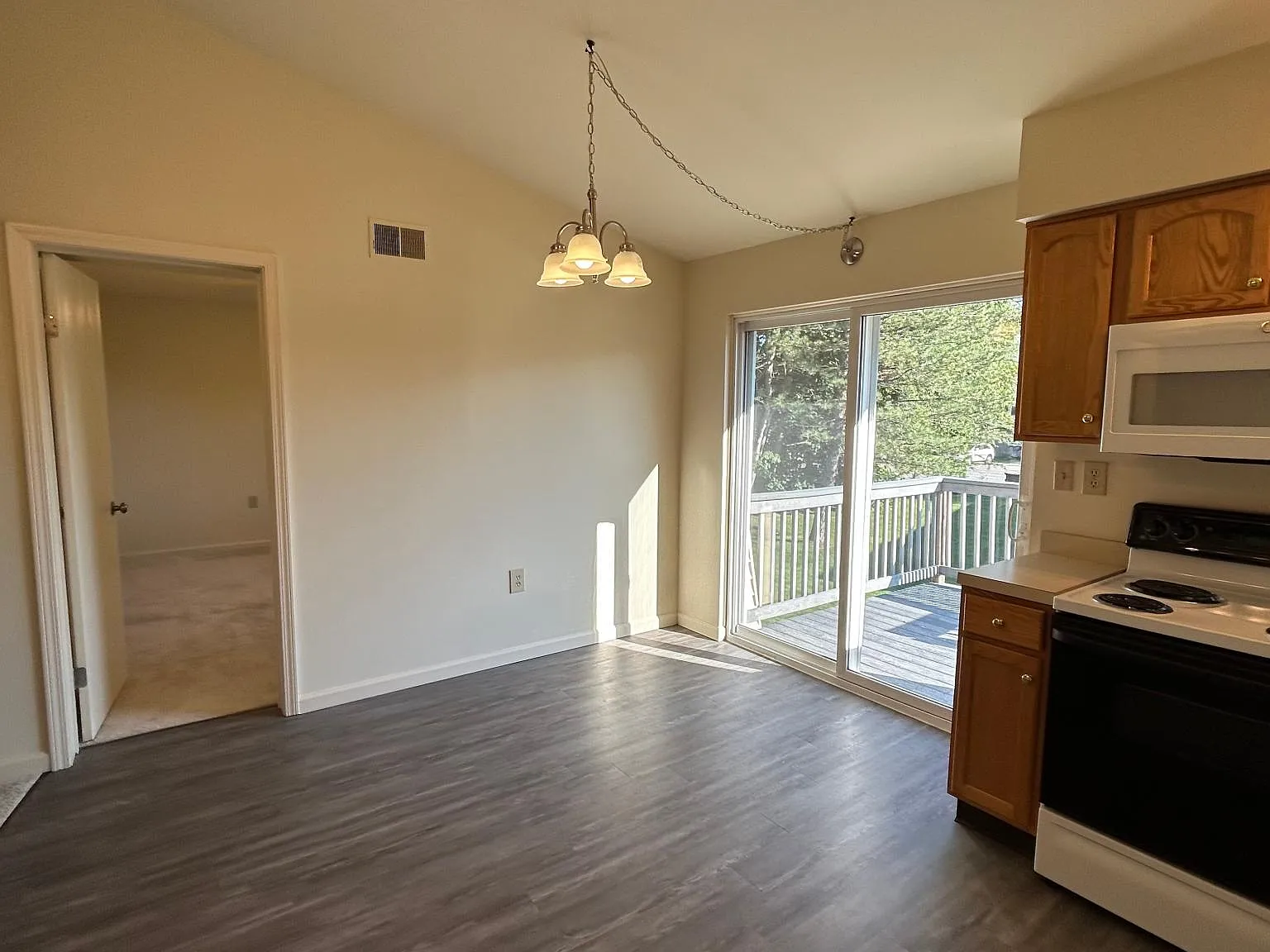 2 bed, $1,725 — Photo 2