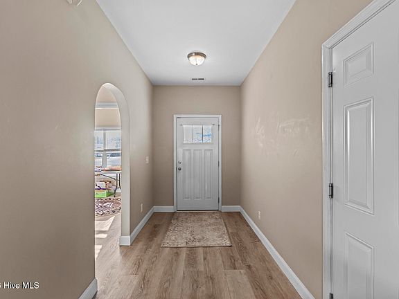 4th image of 127 Landover Drive