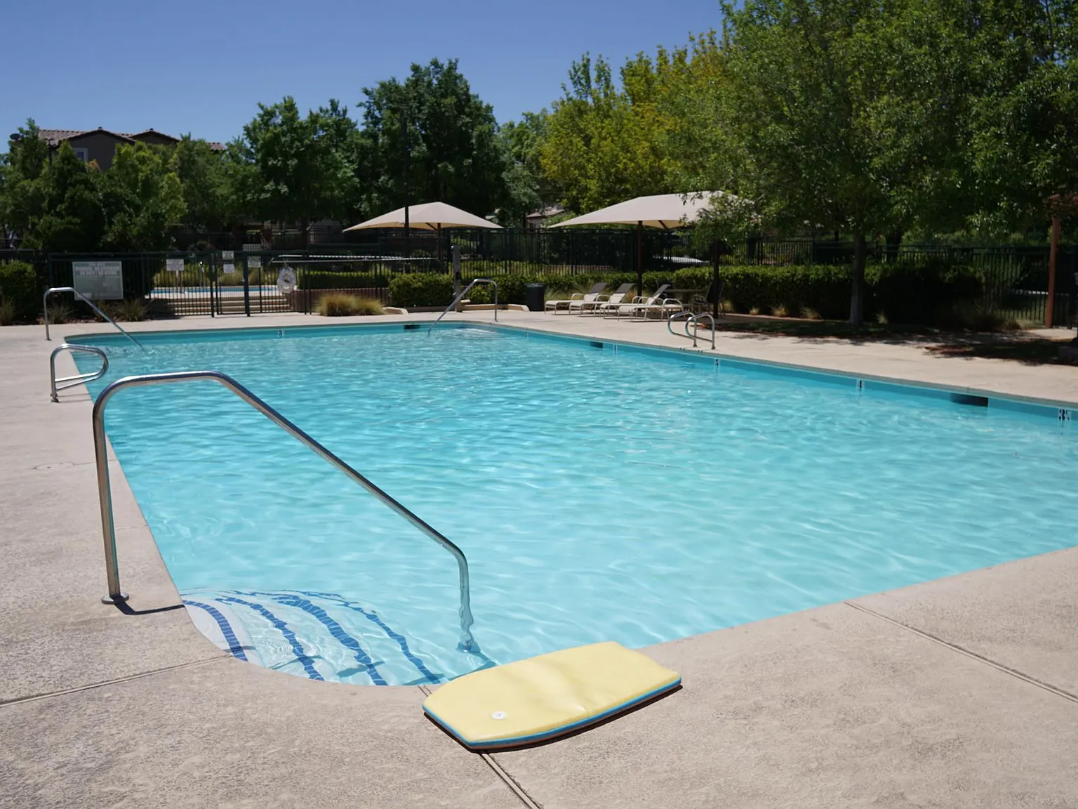 Belmont Lake Dr, Las Vegas — Photo 1