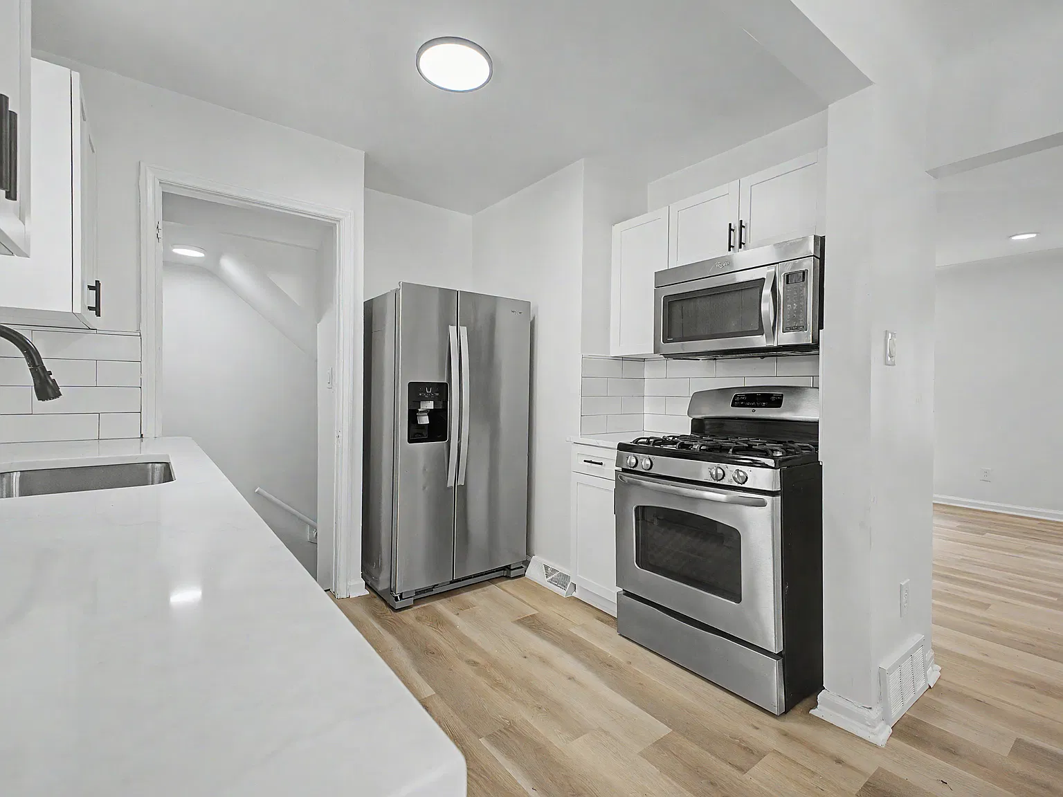 3 bed, 1410 sqft, $1,800 — Photo 4