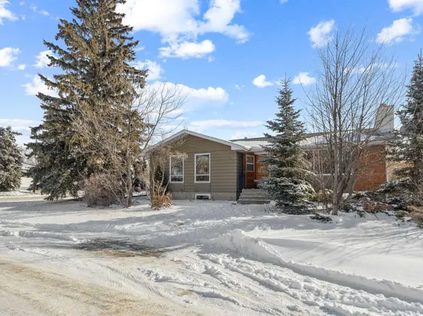 4617 N 48th St, Olds, AB T4H 1E2