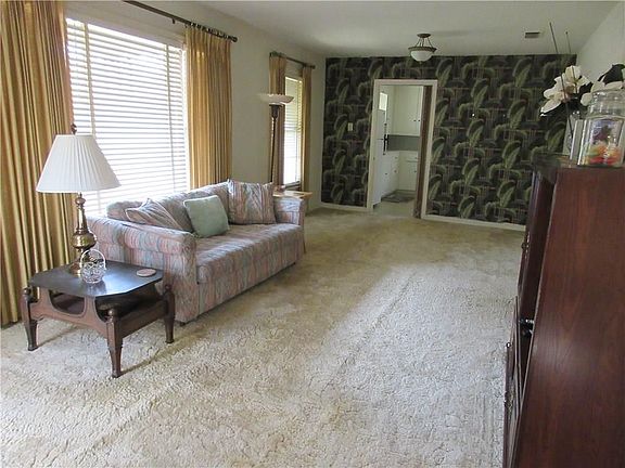 2nd image of 1114 High School Ln