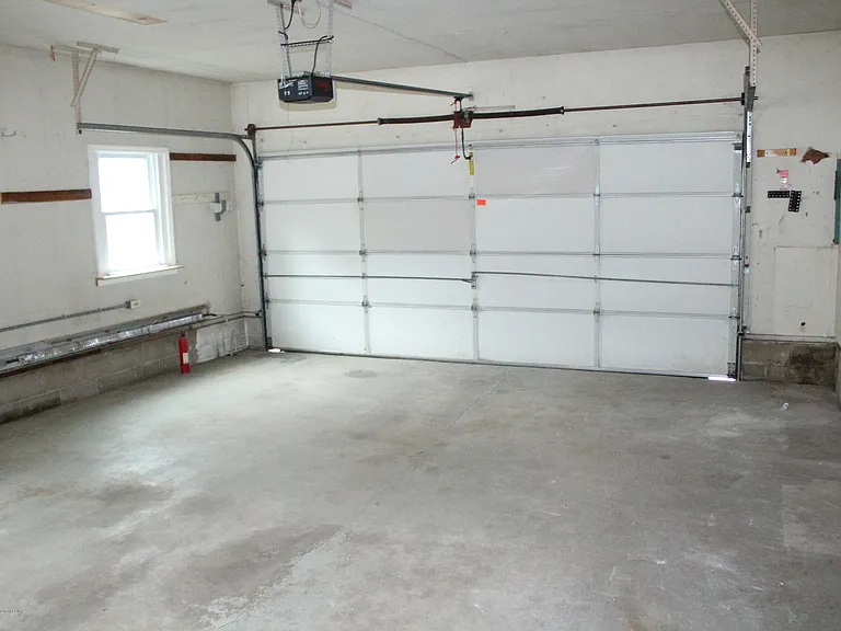254 Admiral Ave — Photo 11