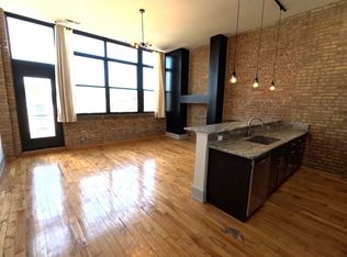 1435 W 21st St #327, Chicago, IL 60608