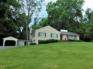 212 Lavinder Ln, Bristol, TN 37620