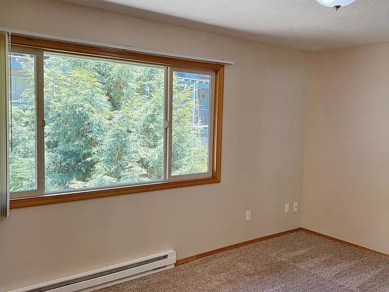 Roxclif Apartments — Photo 32