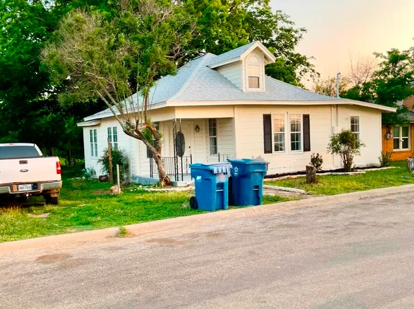 105 W 1st St, Keene, TX 76059