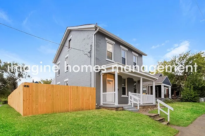 5 bed, 2.0 bath, 1950 sqft, $2,195 — Photo 2