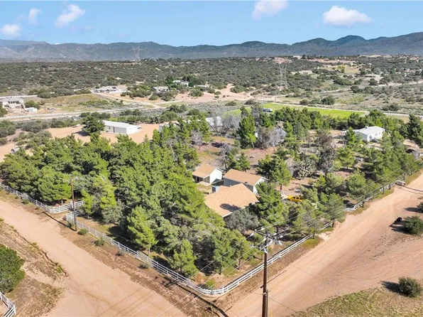 5635 Honeyhill Rd #A-b, Oak Hills, CA 92344