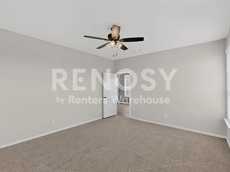 8517 Centerboard Ln — Photo 31