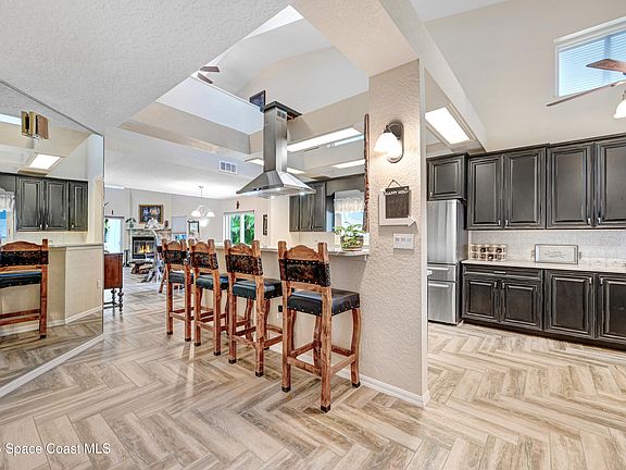 5th image of 118 Ocean Garden Ln