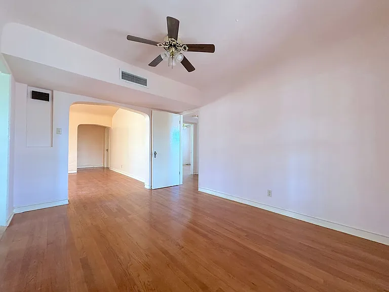 3706 Sacramento Ave — Photo 10