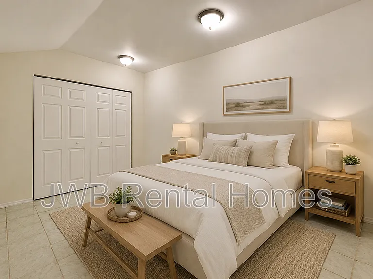 1379 Ingleside Ave — Photo 10