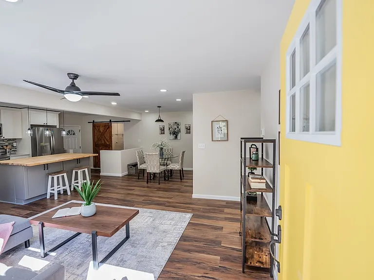 1090 Indale Pl SW — Photo 4