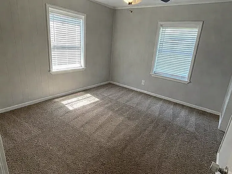 6352 Diamond Ave — Photo 5