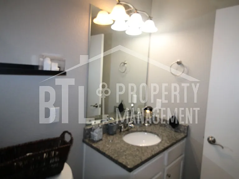 2907 Vineyards Pkwy #2 — Photo 33