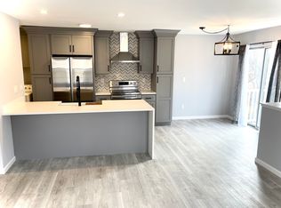 337 Neptune Dr #68, Walled Lake, MI 48390