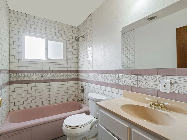 1213 Rogers St — Photo 9