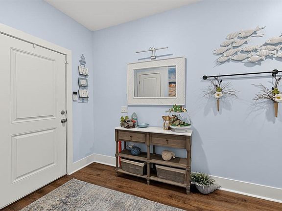 3rd image of 1103 Fairway Rd