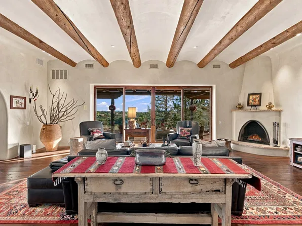 13 Tecolote Cir, Santa Fe, NM 87506